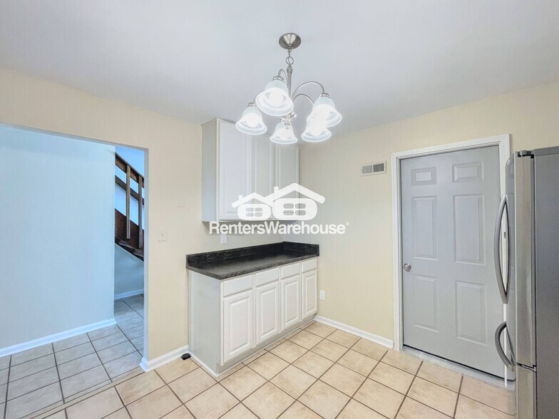 Building Photo - 1541 Sword Dancer Dr