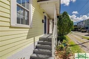 Building Photo - 528 E Gordon Ln