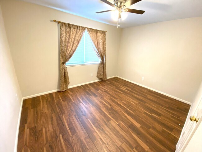 Building Photo - 2615 Elder Park Ct