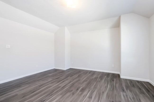 Building Photo - 3619 Spy Glass Hill Dr