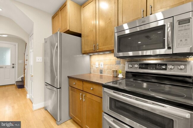 Building Photo - 4809 Wellington Dr