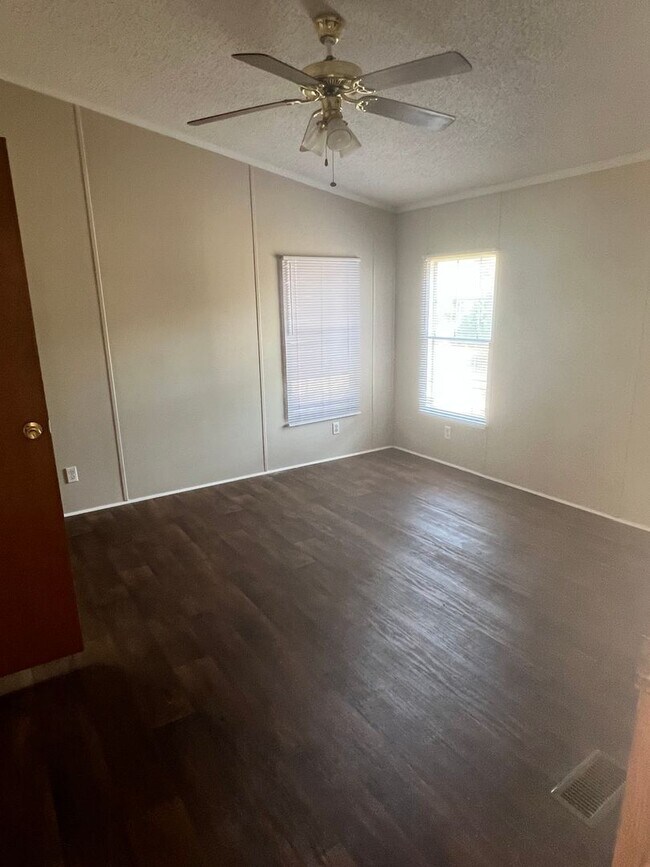 Building Photo - 554 Bowens Mill Hwy