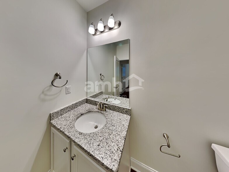 Building Photo - 1930 Sterling Brook Ct