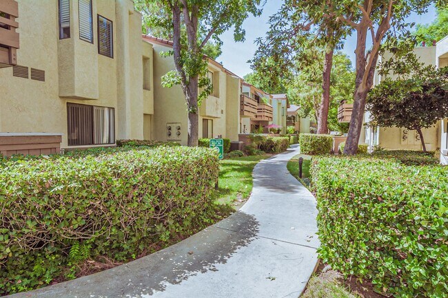 Building Photo - 22840 Hilton Head Dr