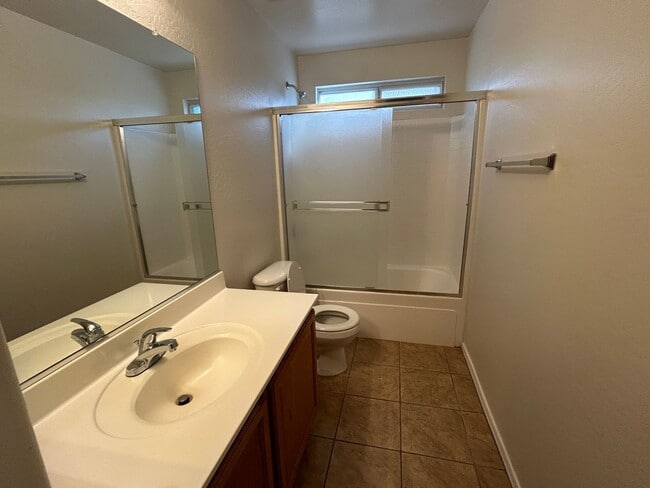 Building Photo - 22538 W Hadley St