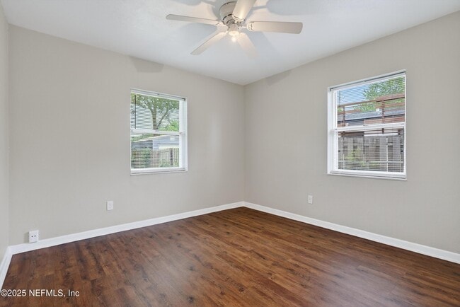 Building Photo - 6190 Mercer Cir E