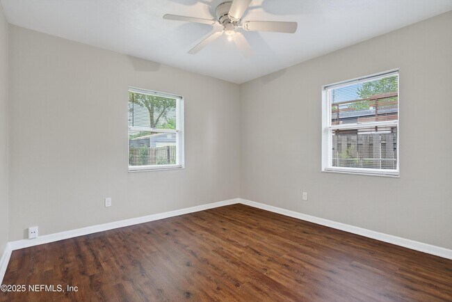Building Photo - 6191 Mercer Cir E