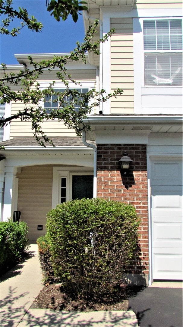Building Photo - 1542 E Chivalry Ct