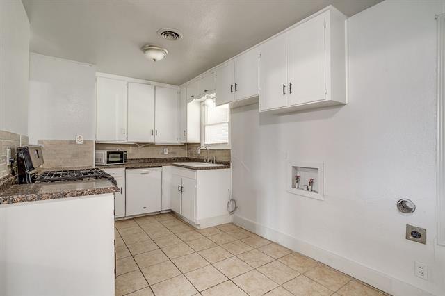 Building Photo - 109 NE Cindy Ln