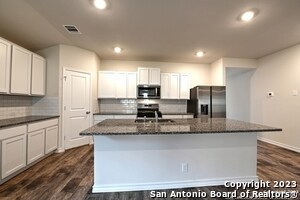 Building Photo - 6838 Whisper Grv