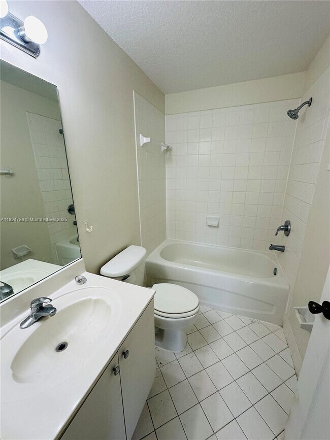 Building Photo - 1251 SE 28th Ct