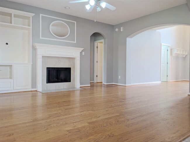 Building Photo - 3054 Summercrest Dr