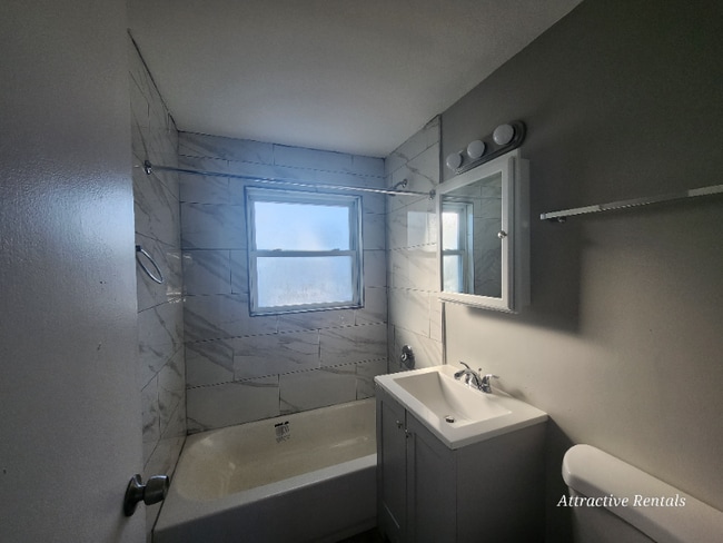 Building Photo - 2109 W 119th St