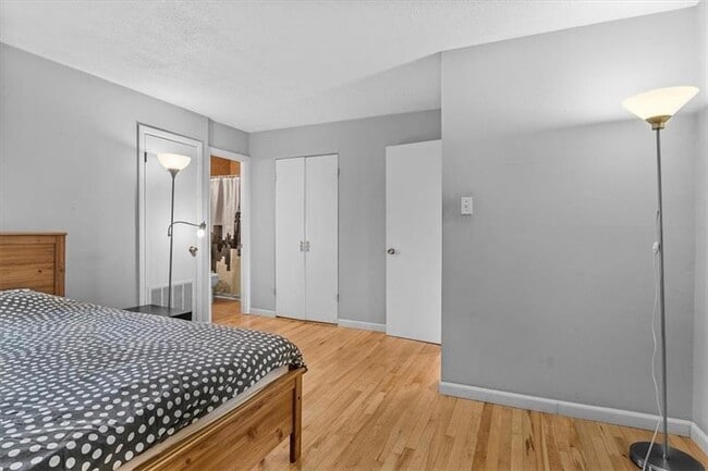 Building Photo - 5523 Ellsworth Ave