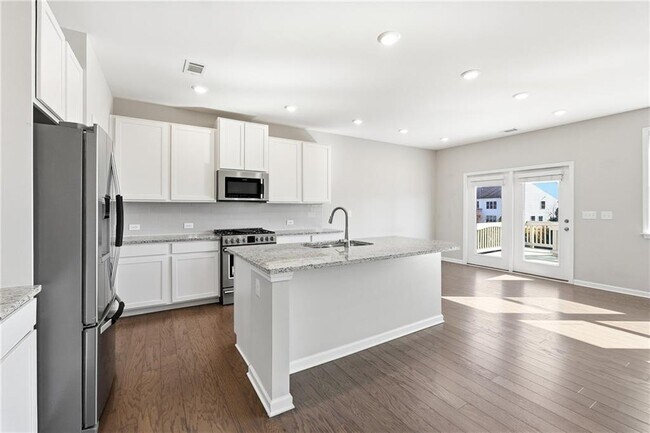 Building Photo - 156 Round Pond Dr