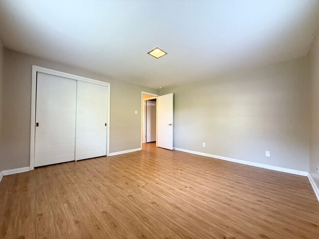 Building Photo - 6604 Granada Dr