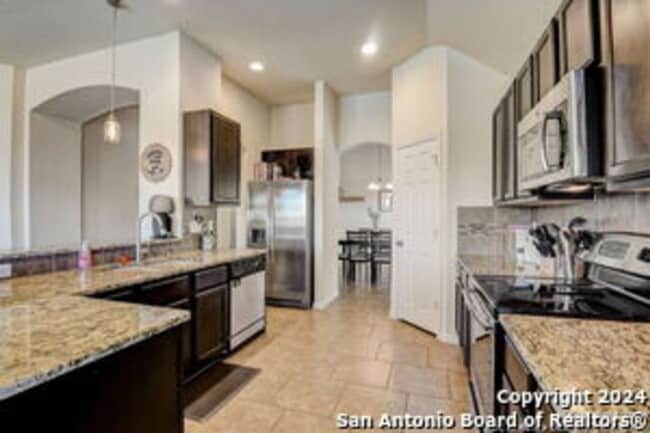Building Photo - Super Nice Spacious Home with over 2600 sq ft in Parc at Escondido