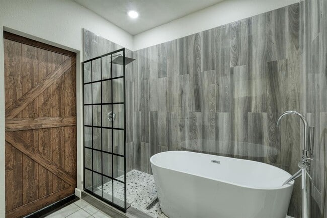 Building Photo - 3209 Ortman Dr