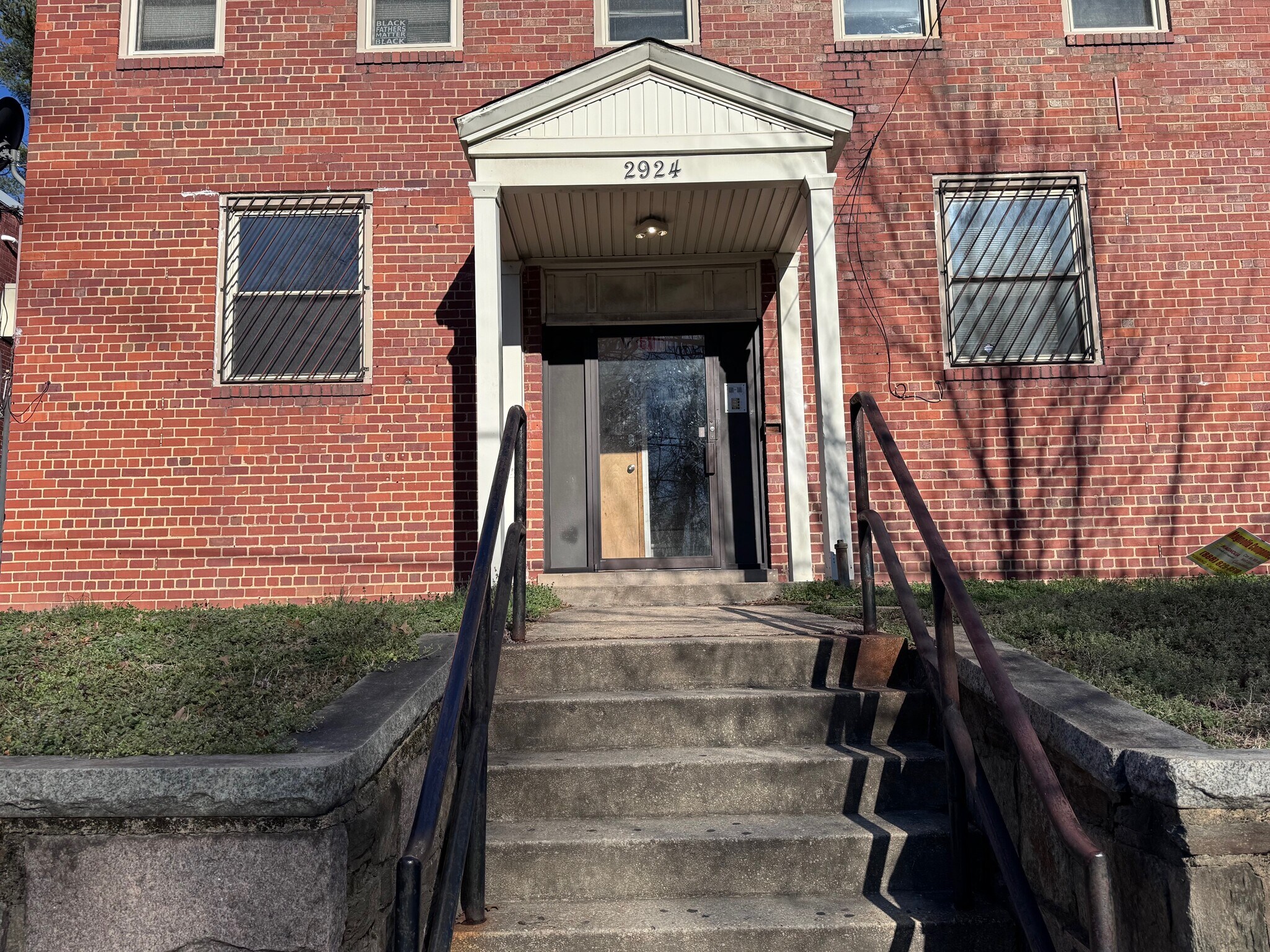 Building Photo - 2924 Southern Ave SE