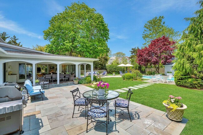 Building Photo - 35 Toylsome Ln