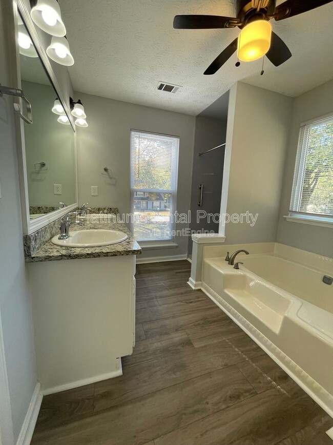 Building Photo - 1630 Creek Crossing SE