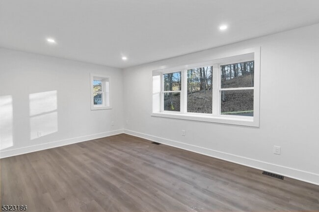 Building Photo - 140 Washington St