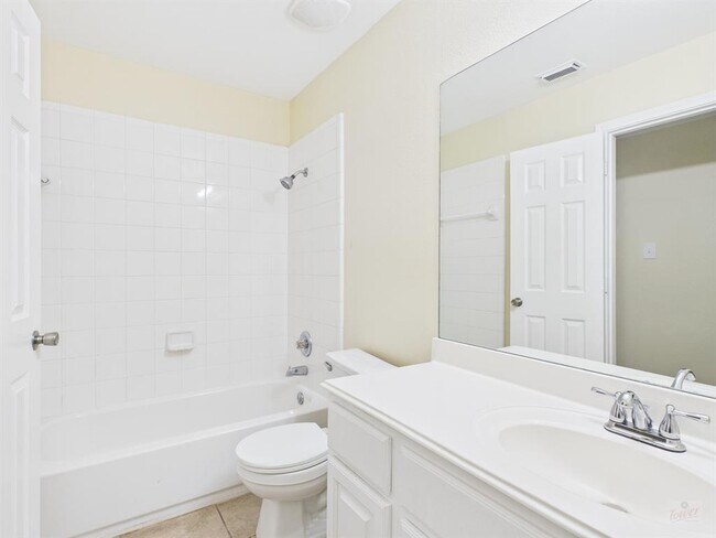 Building Photo - 136 Winter St