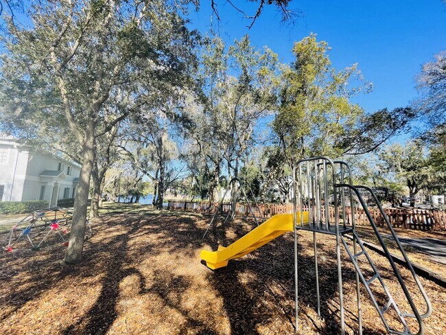 Building Photo - 7120 Waterside Dr