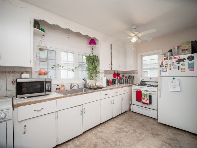 Building Photo - 60 Powder House Blvd