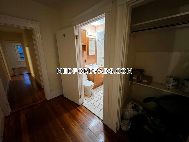 Building Photo - 128 Princeton St