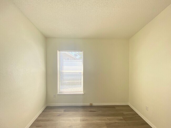 Building Photo - 227 San Gabriel St