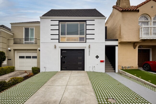 Building Photo - 2806 36th Ave