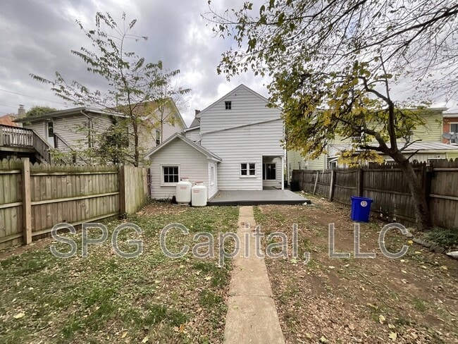 Building Photo - 212 E Orange St