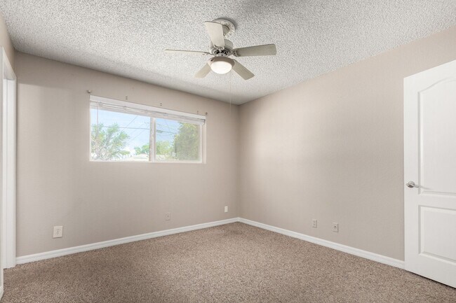 Building Photo - 3-Bedroom, 2-Bath Home with Spacious Backy...