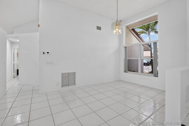 Building Photo - 924 Spoonbill Cir