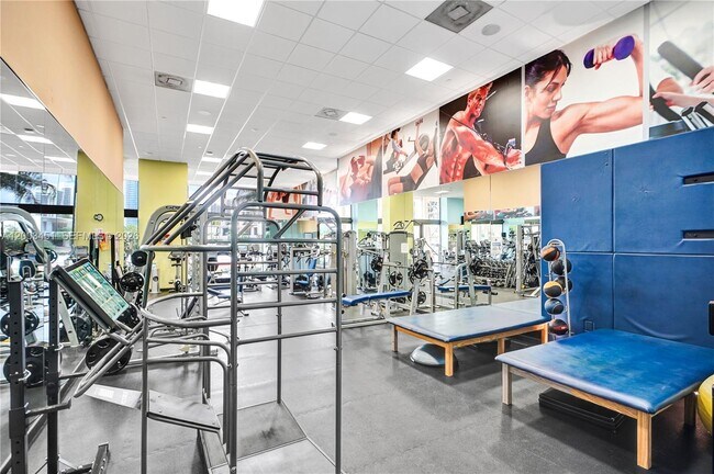 Building Photo - 19667 Turnberry Way