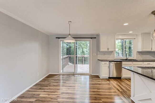 Building Photo - 3 br, 2.5 bath House - 5909 Chatham Court ...