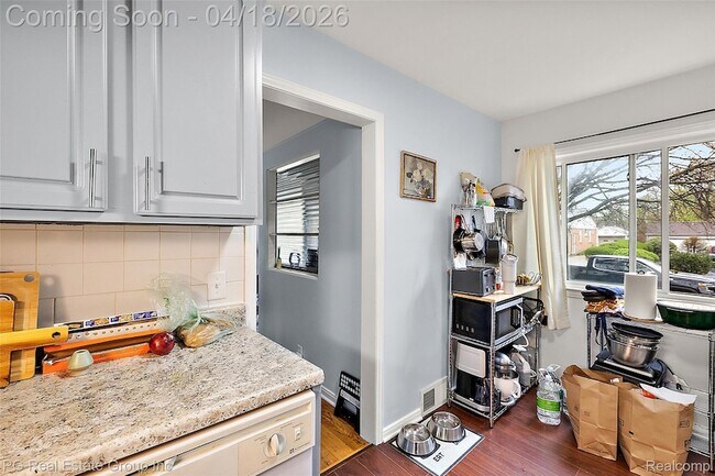 Building Photo - 4307 Cooper Ave