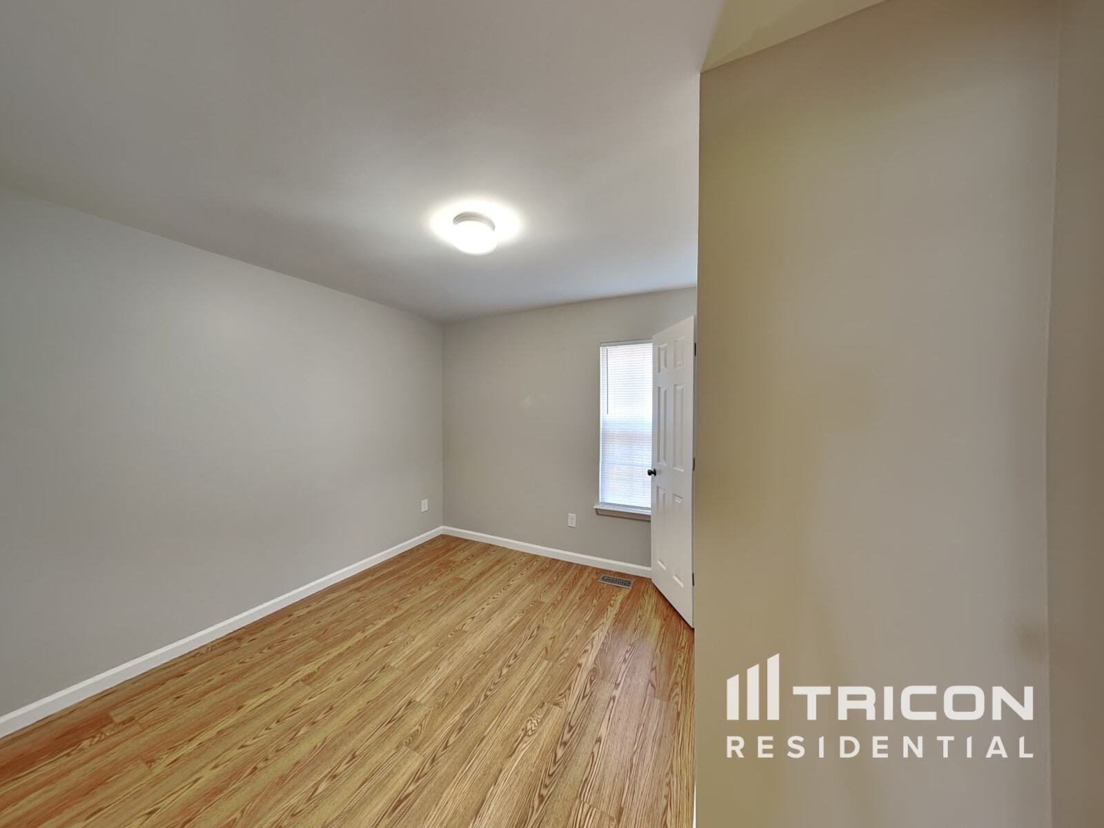 Building Photo - 118 Winding Cedar Dr