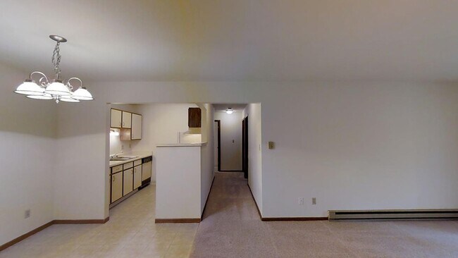 Building Photo - Upper 1 Bedroom 1 Bathroom Apartment Available