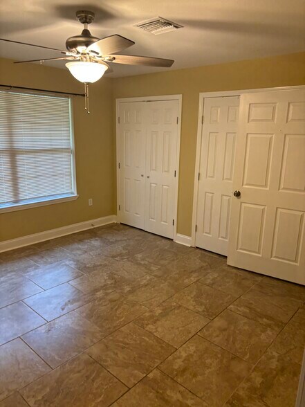 Building Photo - 632 Magnolia Dr