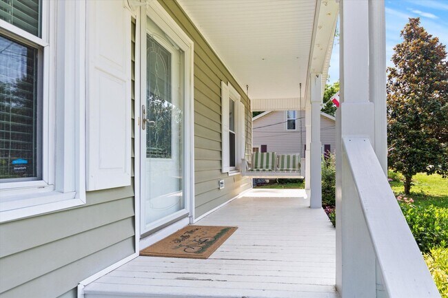 Building Photo - Great location in Five Points Area!