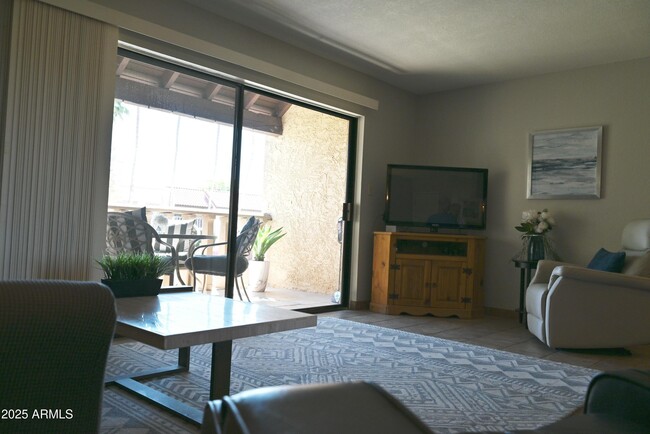 Building Photo - 8649 E Royal Palm Rd