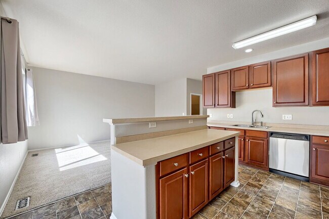 Building Photo - 15612 E 96th Way