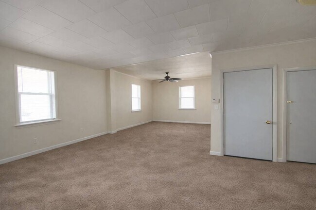 Building Photo - 110 9th Ave W