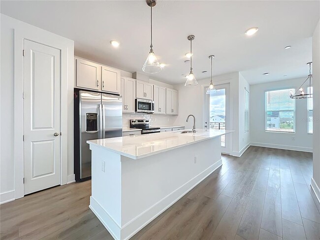 Building Photo - 15465 Hamlin Pk Dr
