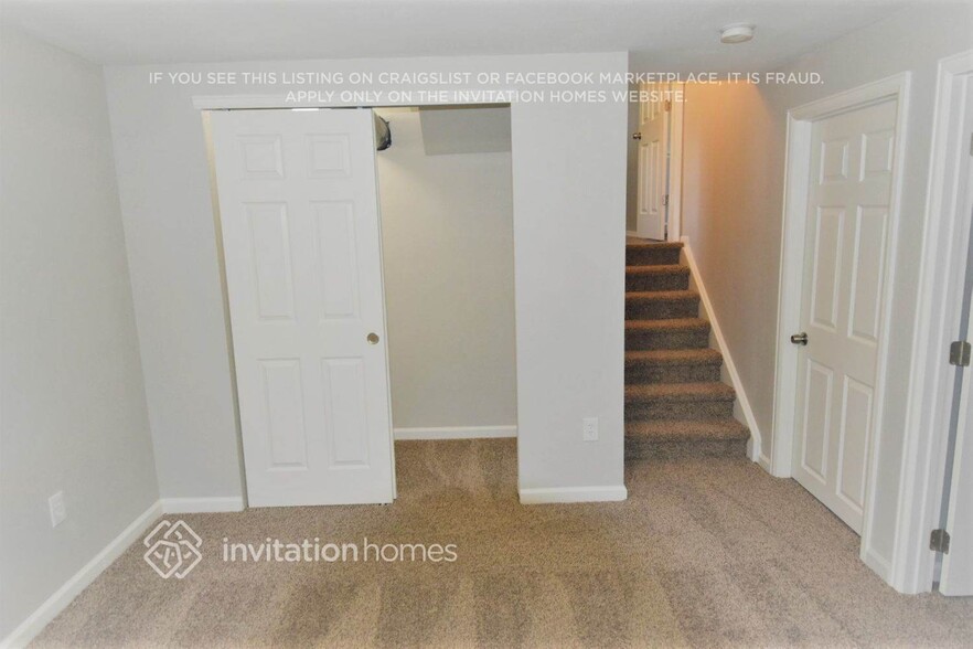 Building Photo - 14953 E Temple Pl