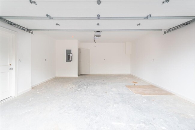 Building Photo - 121 Fisher Ave