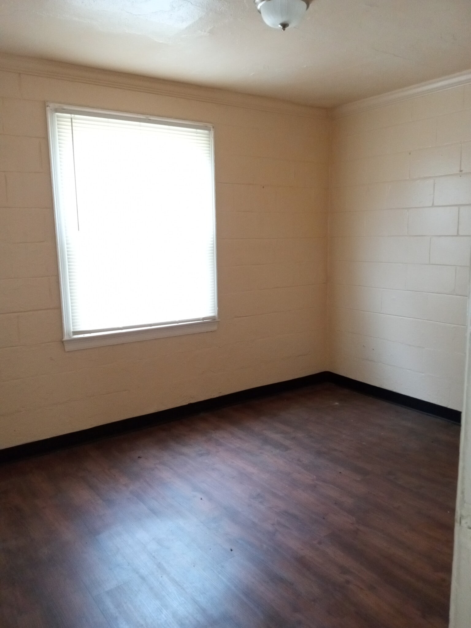 Building Photo - 2941 Schofield Ave