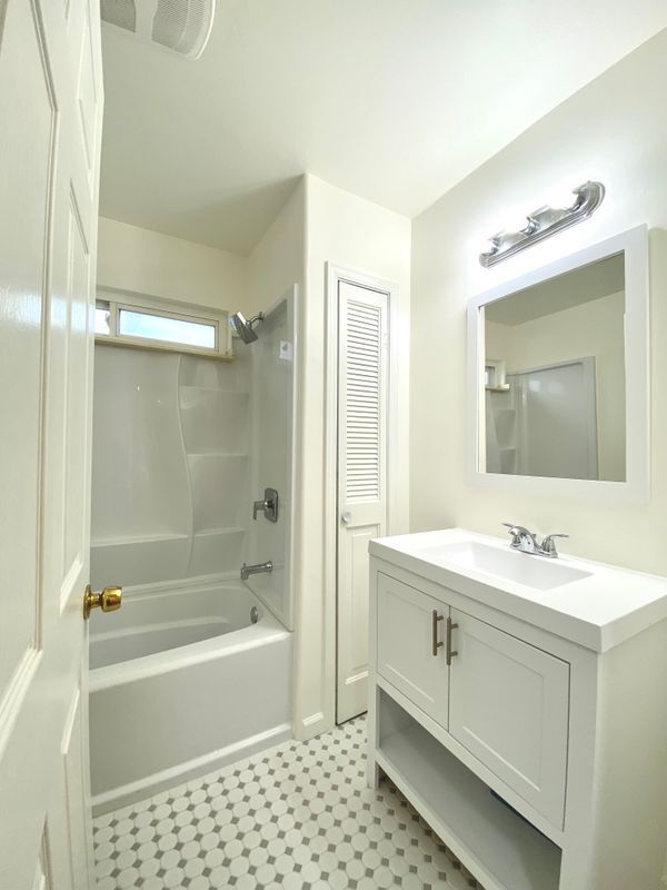 Building Photo - 1471 Bird Ave